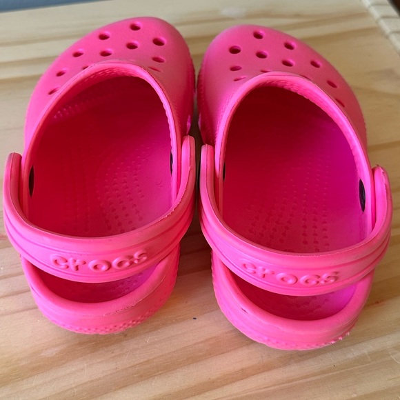 Toddler Girls Size 8 Bright Pink Shoes Bundle Crocs + Stride Rite - Picture 3 of 12